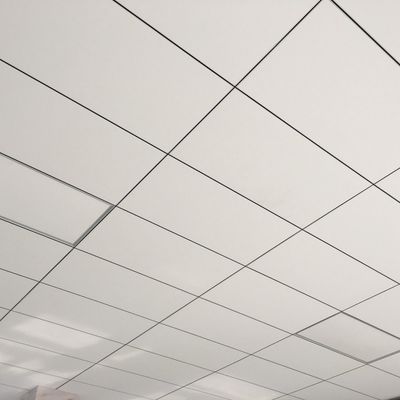 Устойчивая к влаге потолочная панель для гостиничных функций